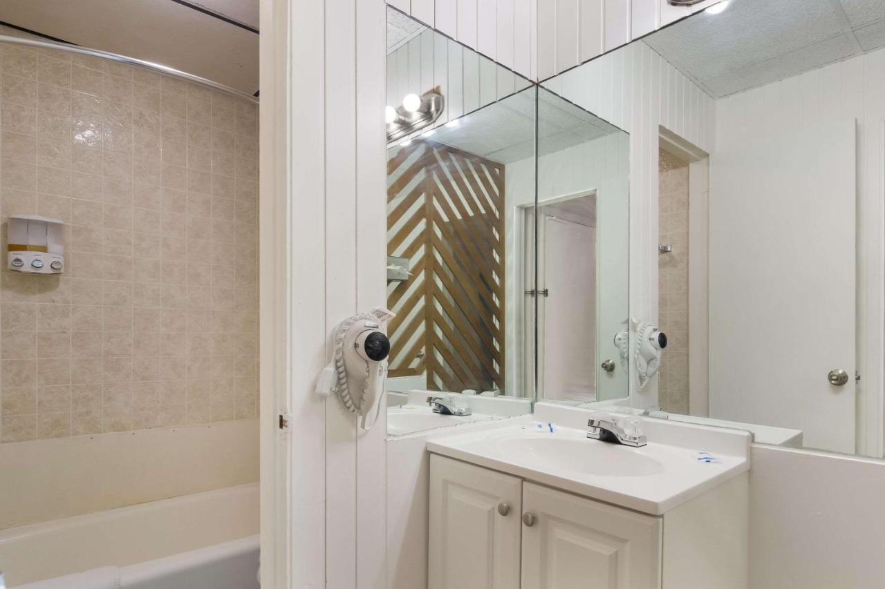 Rodeway Inn & Suites Sidney Historic Downtown I-80 Екстер'єр фото