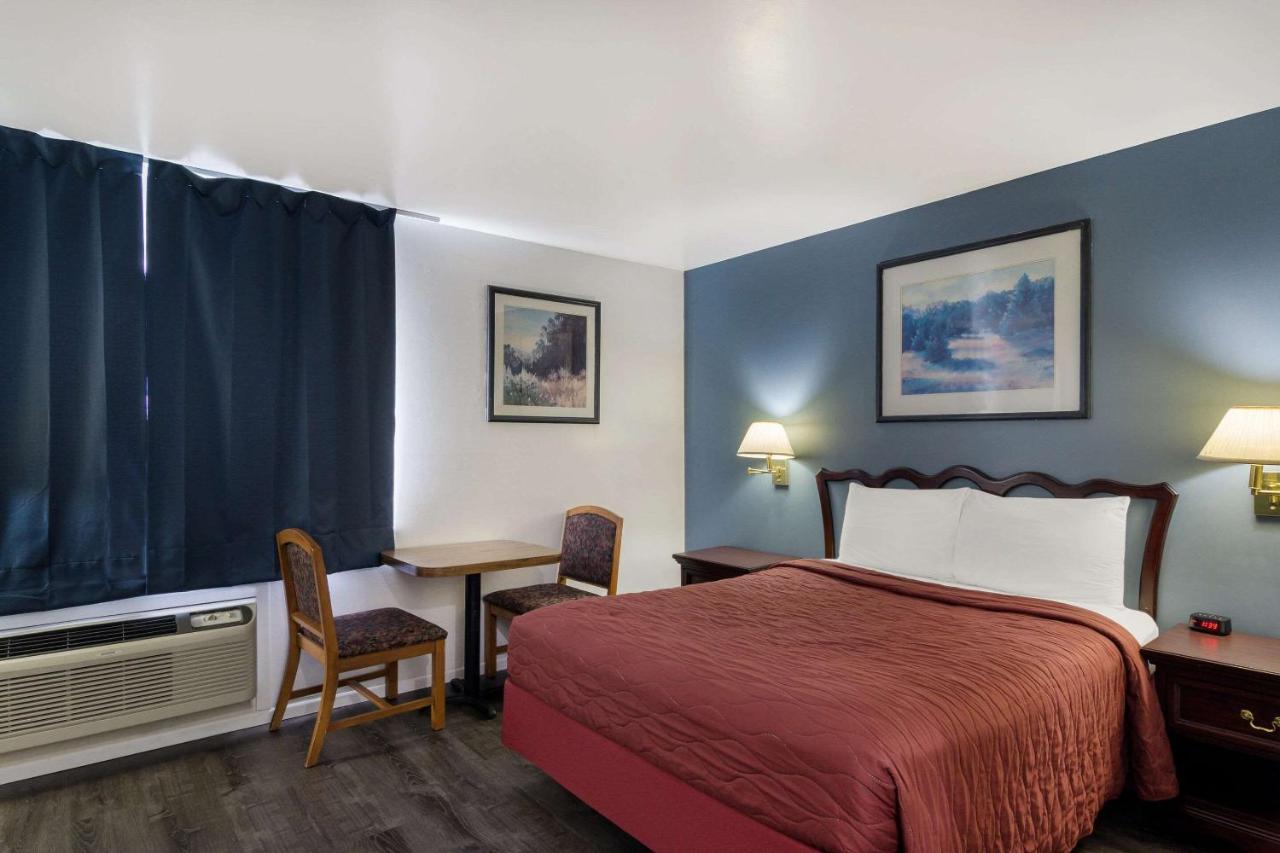 Rodeway Inn & Suites Sidney Historic Downtown I-80 Екстер'єр фото