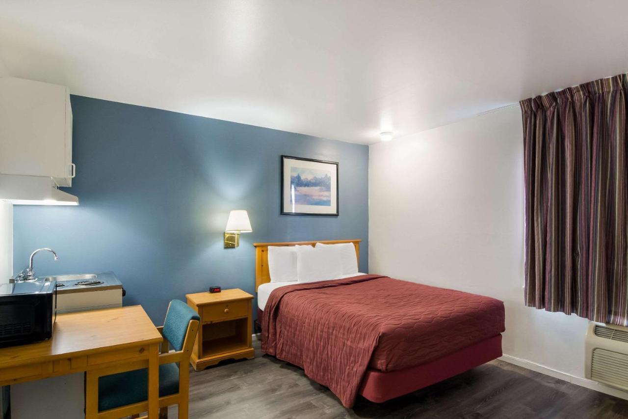 Rodeway Inn & Suites Sidney Historic Downtown I-80 Екстер'єр фото