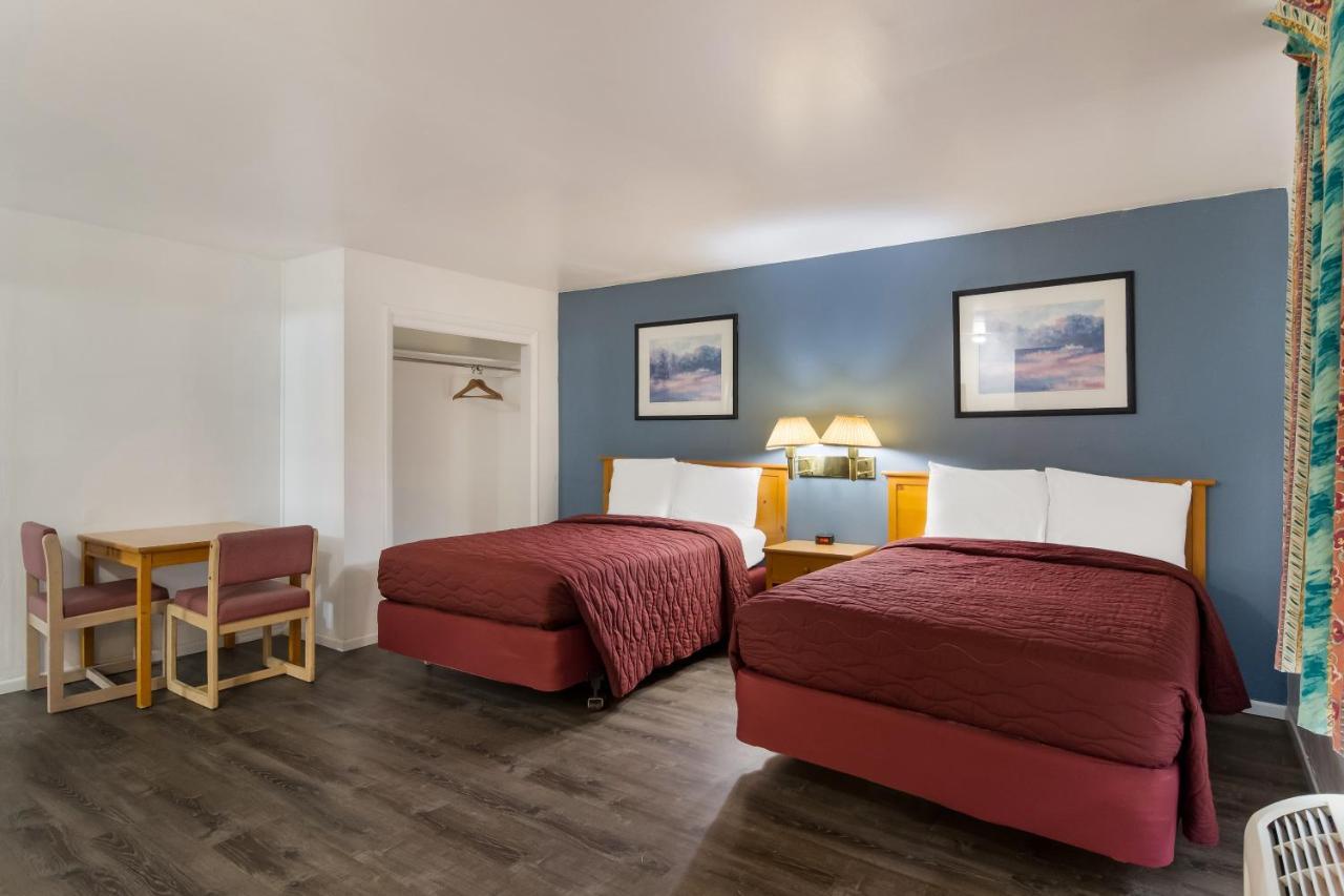 Rodeway Inn & Suites Sidney Historic Downtown I-80 Екстер'єр фото