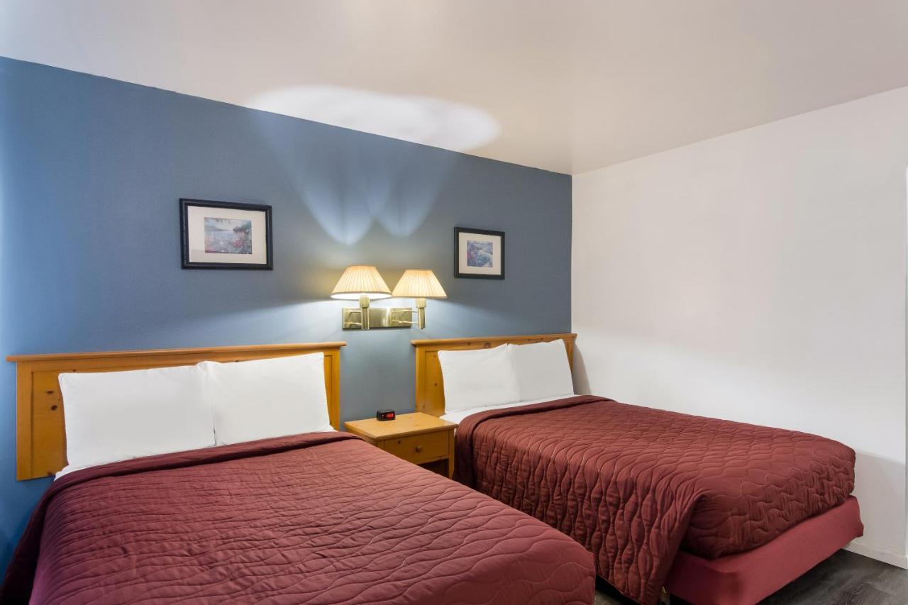 Rodeway Inn & Suites Sidney Historic Downtown I-80 Екстер'єр фото
