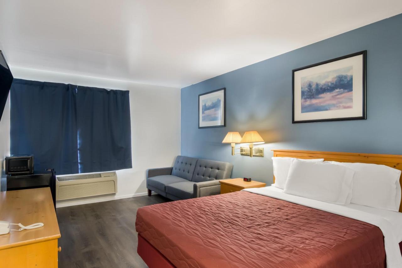 Rodeway Inn & Suites Sidney Historic Downtown I-80 Екстер'єр фото