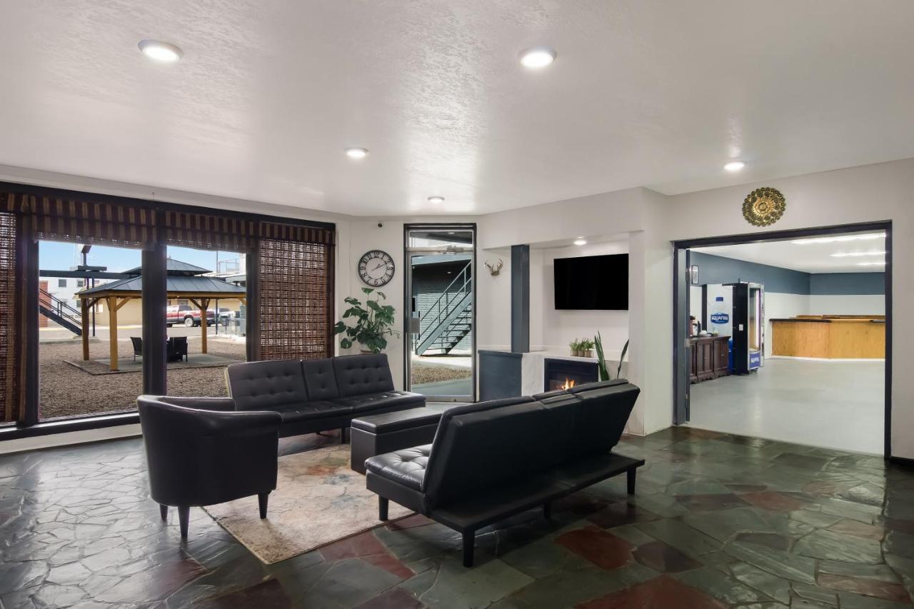 Rodeway Inn & Suites Sidney Historic Downtown I-80 Екстер'єр фото